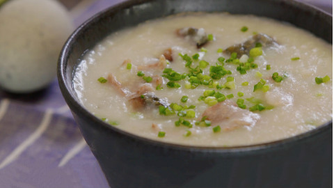 【美食台】皮蛋瘦肉粥,两种米让它绵滑浓香
